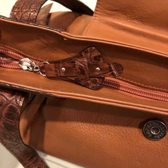 Petusco Leather Shoulder Bag - Picture 4 of 6